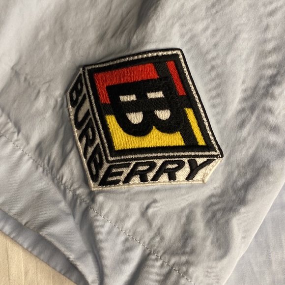 Burberry - Picture 7 of 7